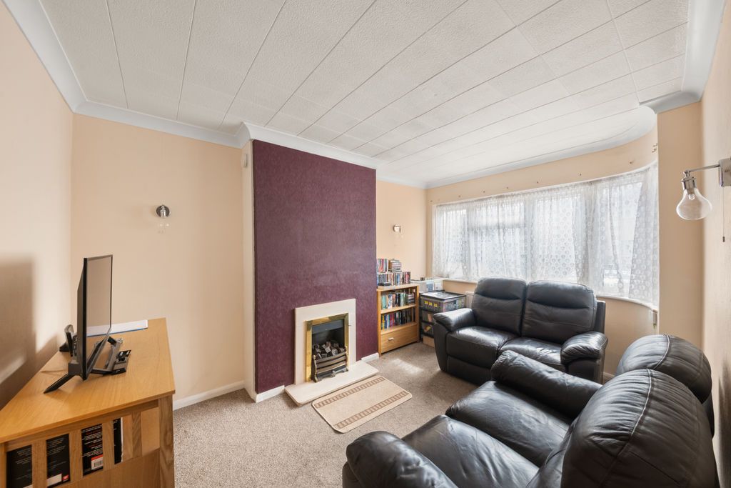 Property photo 3 of 13 Photo 6