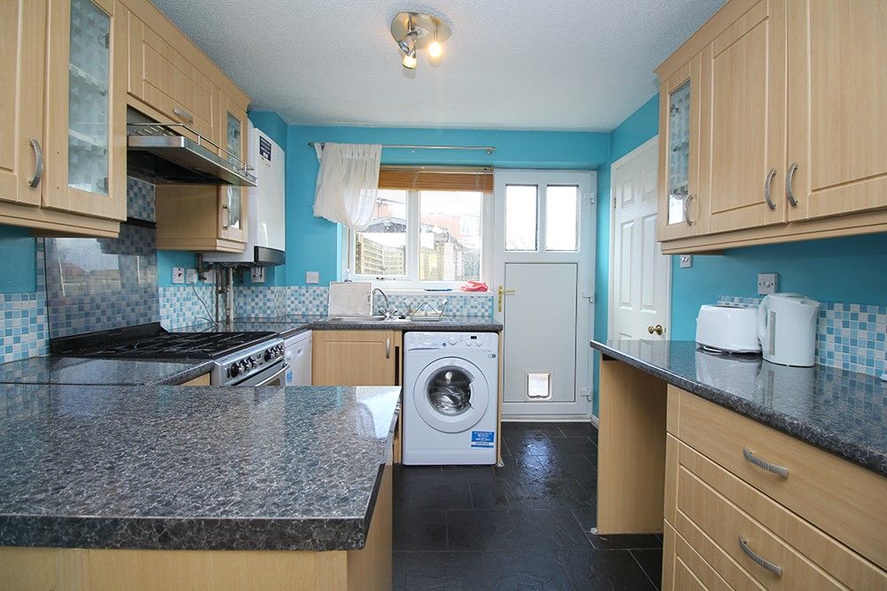 Property photo 2 of 17 Kitchen