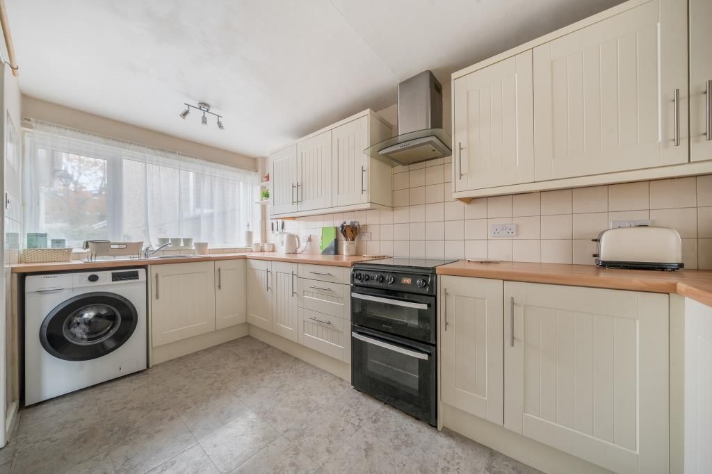 Property photo 3 of 24 Kitchen