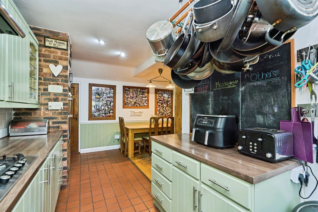 Property photo 3 of 22
