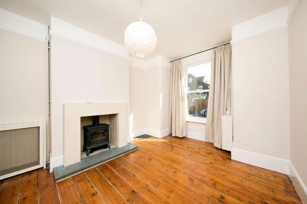 Property photo 2 of 8 Reception