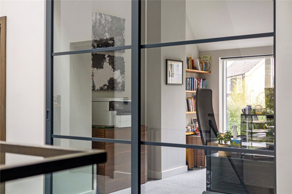 Additional image 21 of 6 bed detached house for saleHeath Road, Petersfield, Hampshire GU31
