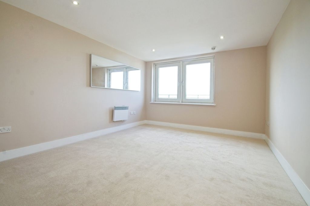 Property photo 1 of 20 Living Area