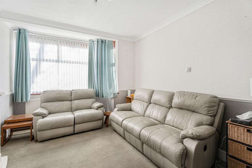 Property photo 3 of 30 12_70280.Jpg