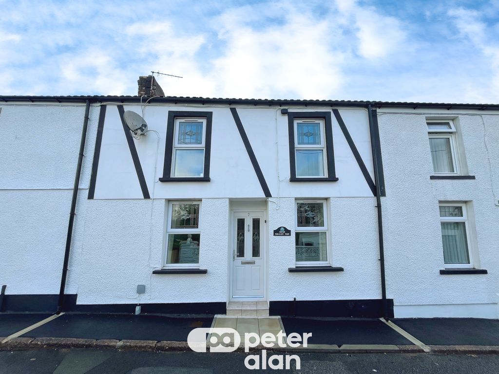 Property photo 1 of 19 Front
