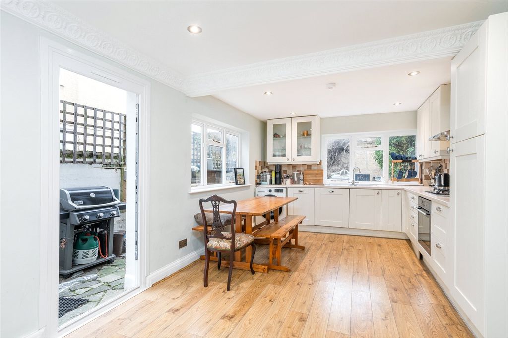 Property photo 2 of 11 Picture No. 06