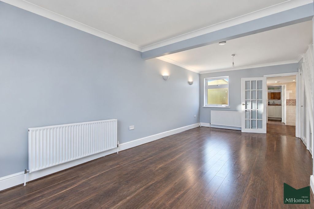 Property photo 2 of 26
