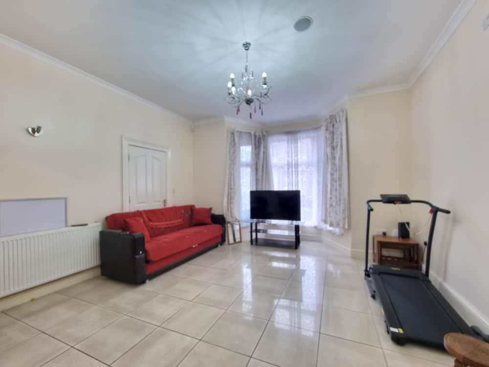 Property photo 3 of 35