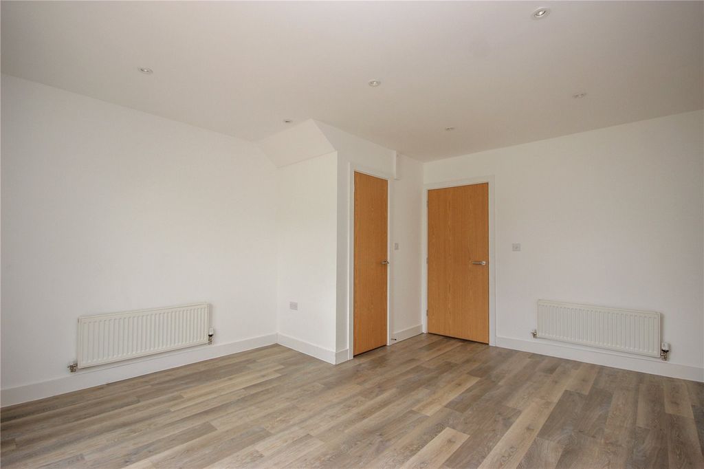 Property photo 3 of 13 Picture No. 18
