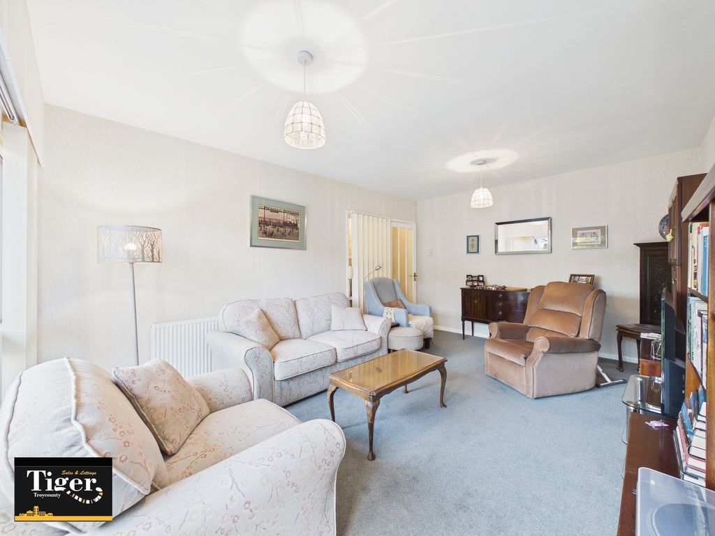 Property photo 3 of 20 Cam03440G0-Pr0553-Still012