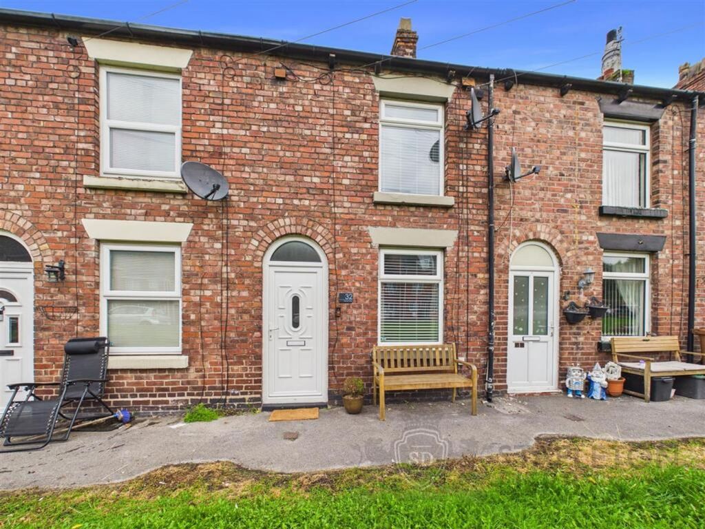 Property photo 2 of 14