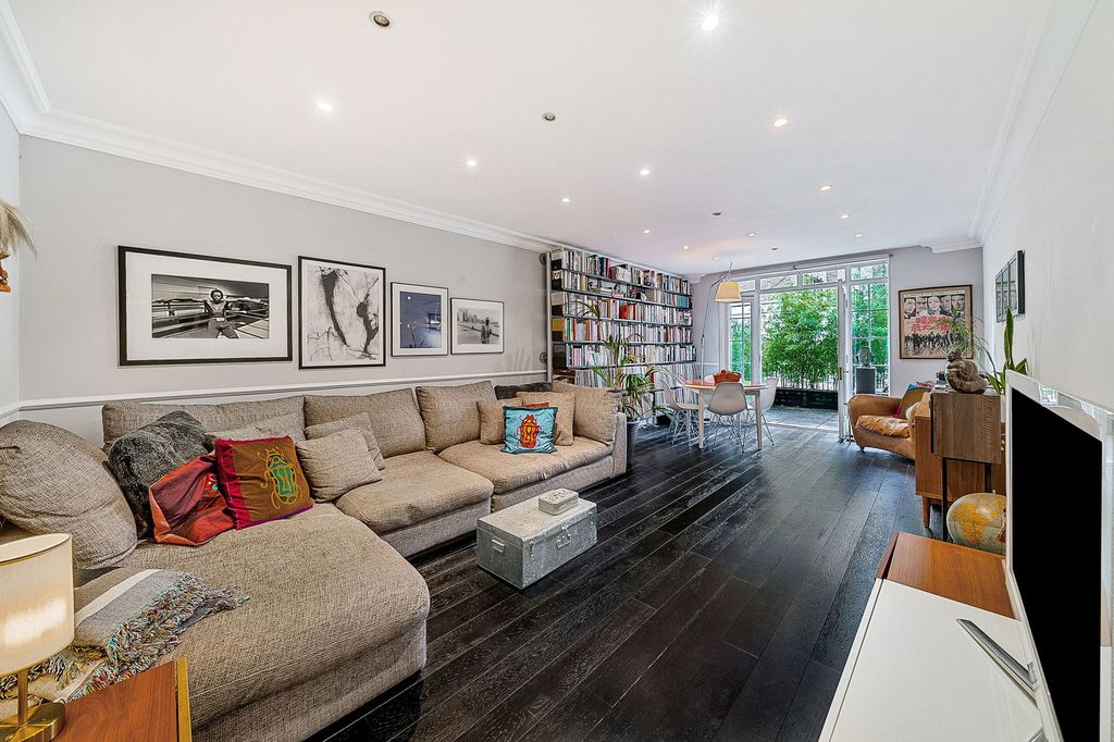 Property photo 3 of 34