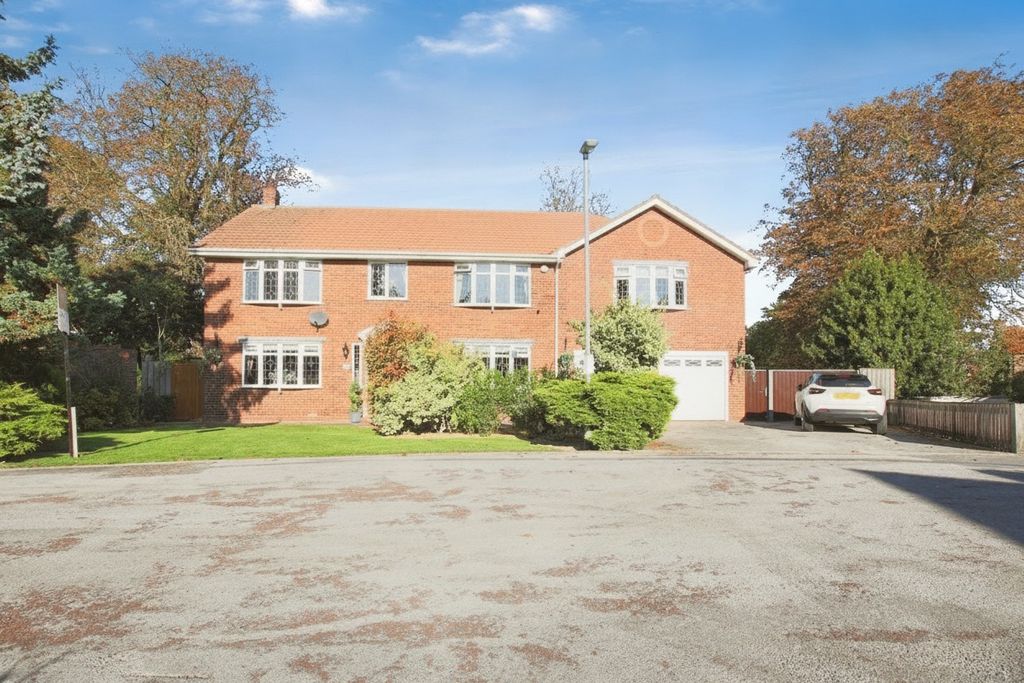 Property photo 1 of 26 4571581