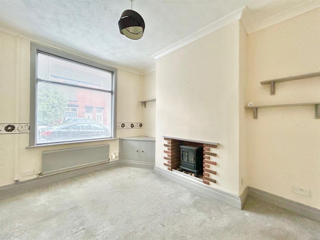 Property photo 2 of 7 Lounge.Jpg