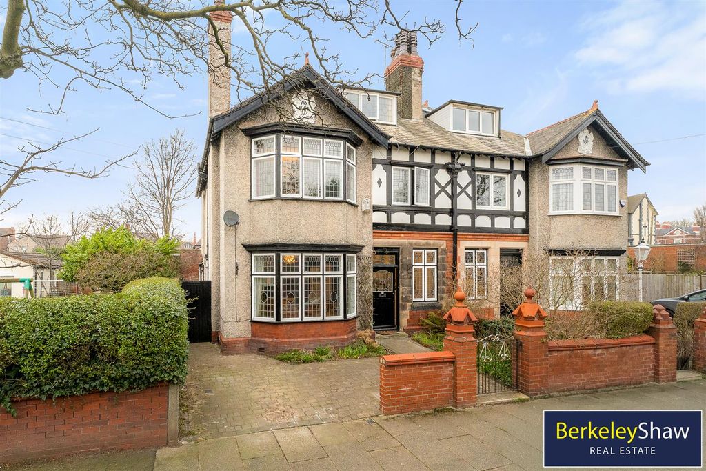 Property photo 1 of 48 47 Coronation Drive -14.Jpg