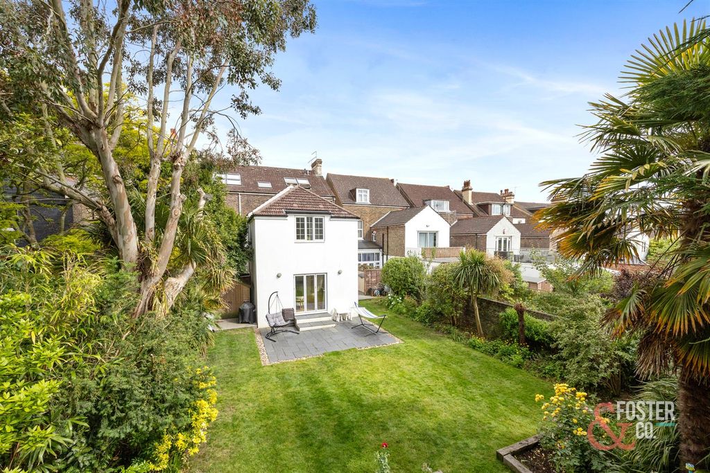 Property photo 1 of 26 Wilbury Gardens, 28-012.Jpg