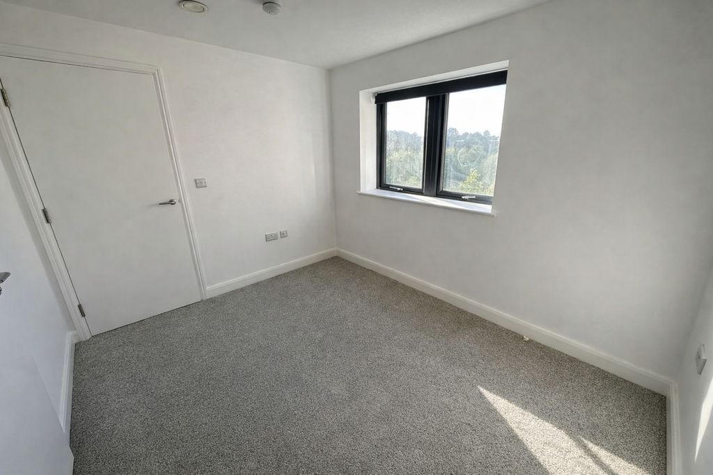 Property photo 3 of 5 5225772