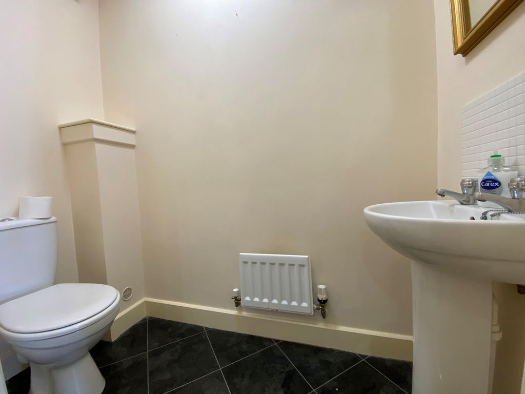 Property photo 3 of 13 Cloakroom/wc