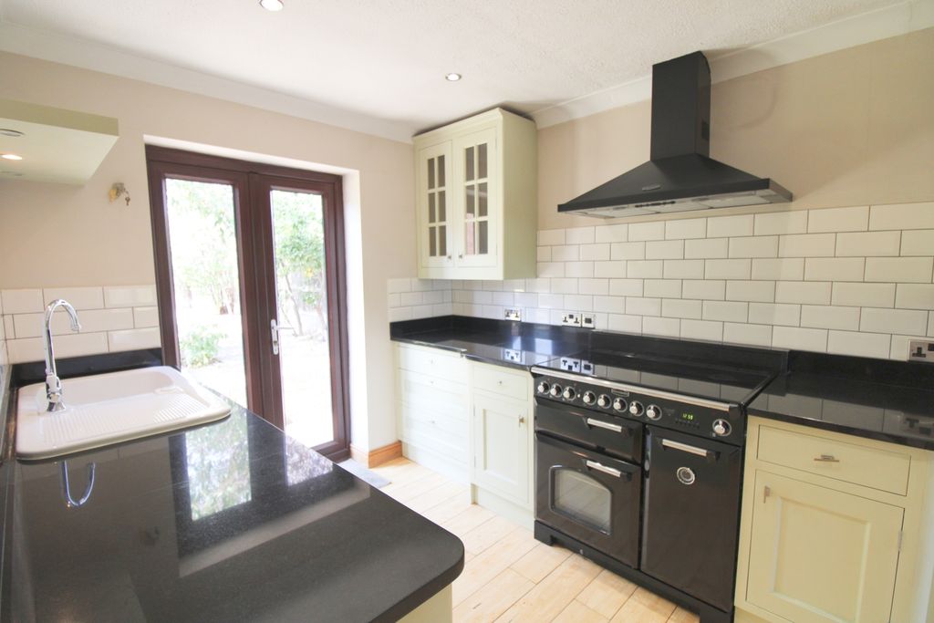 Property photo 2 of 17 Img_2960