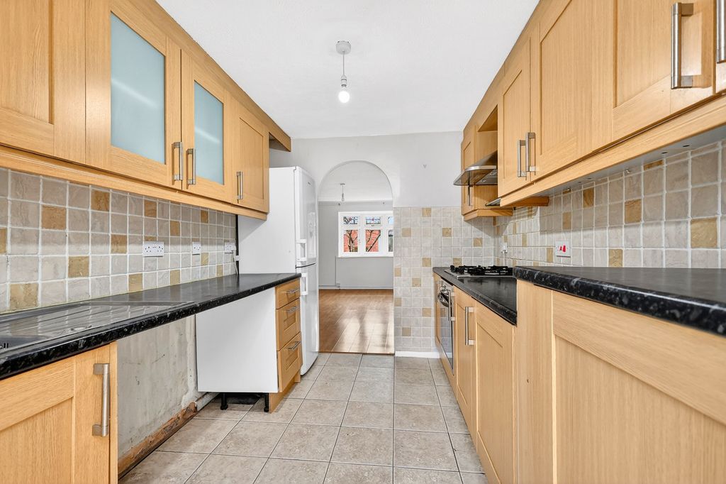 Property photo 3 of 21