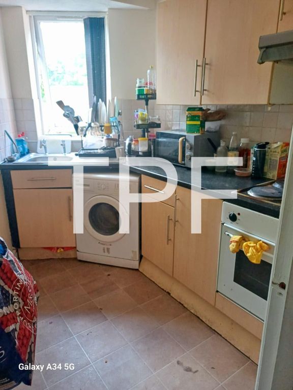 Property photo 1 of 2