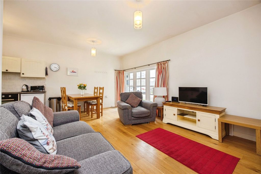 Property photo 2 of 16 Picture No. 03