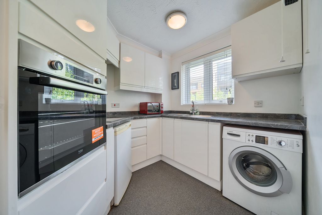 Property photo 2 of 17 1485706-20-6A44d4...