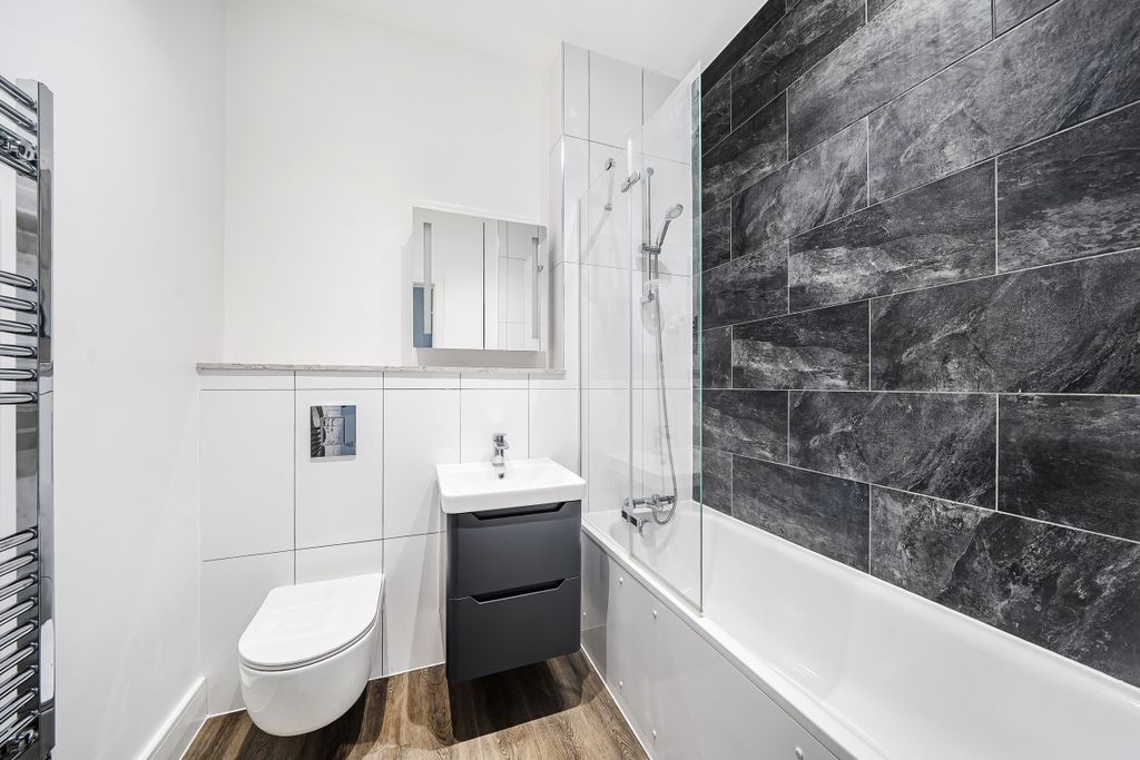 Property photo 2 of 7 1484612-7-6A589A1...