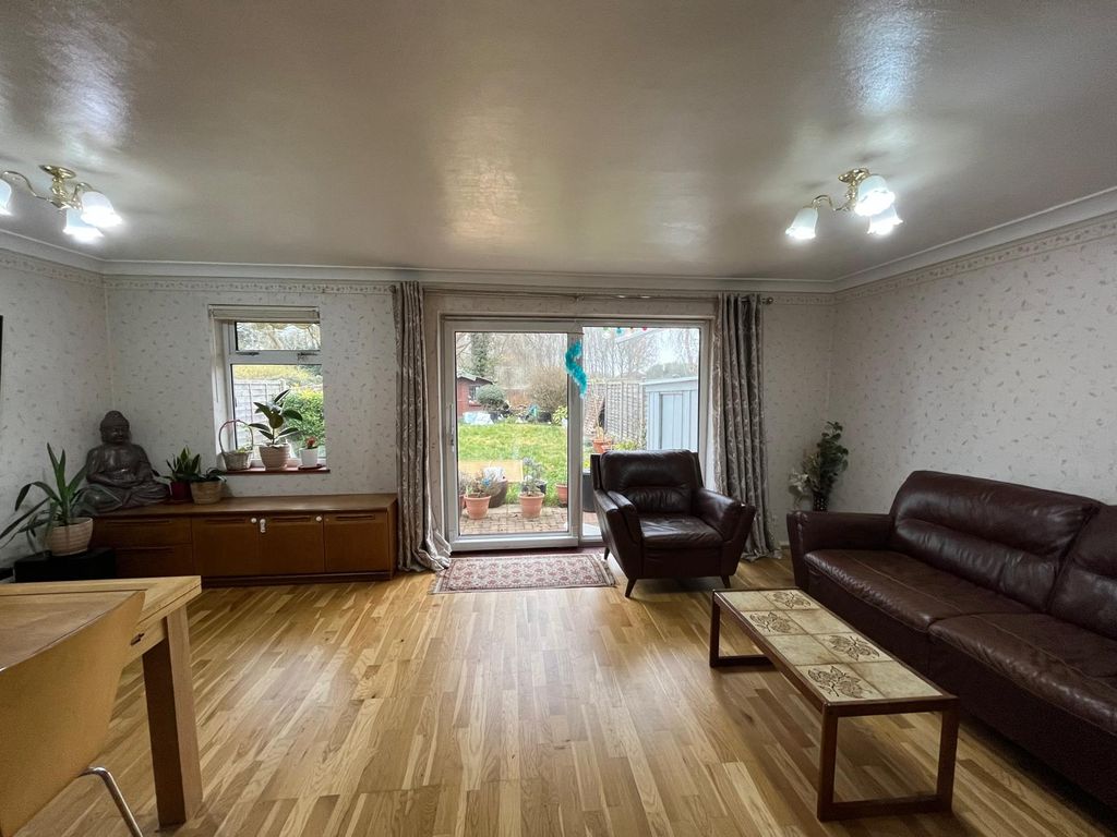 Property photo 3 of 11 Gallery
