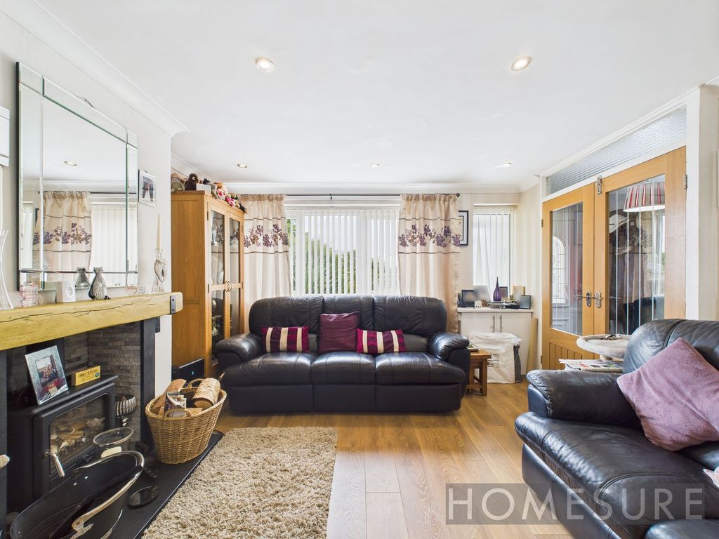 Property photo 2 of 31