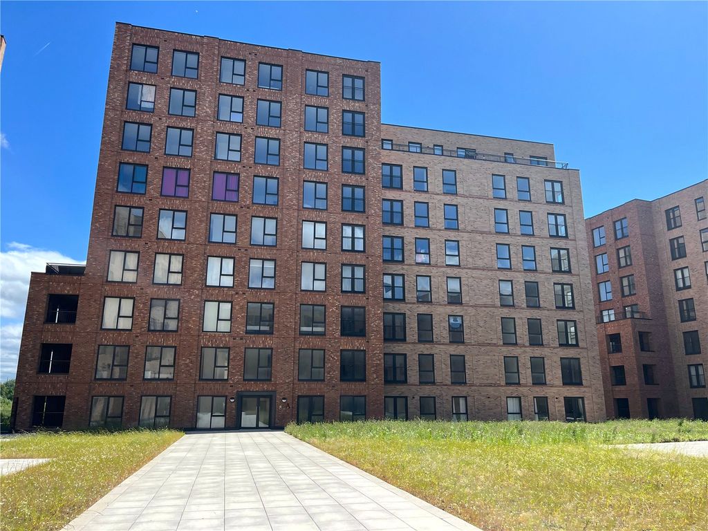 Property photo 1 of 18 Building