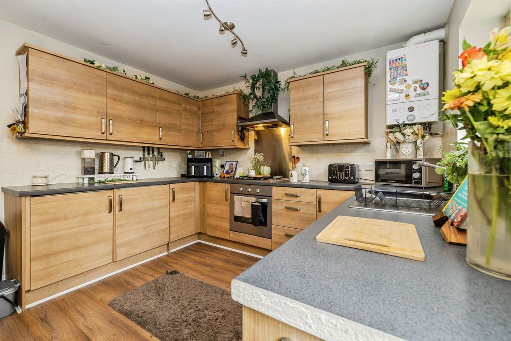 Property photo 3 of 15