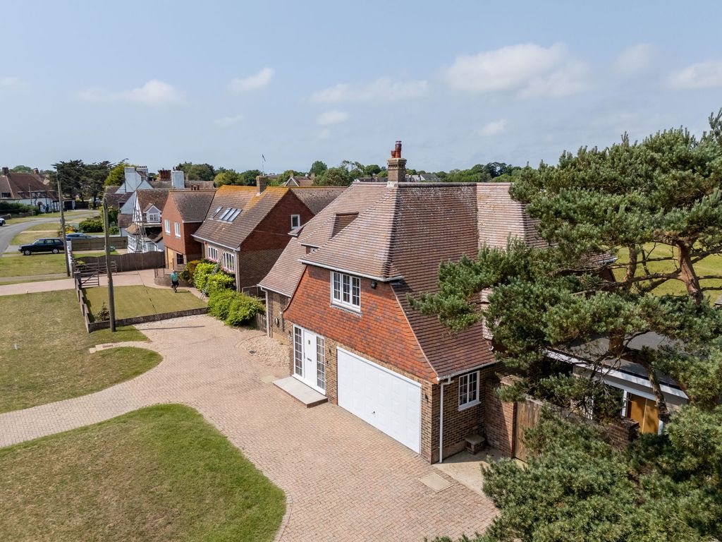 Property photo 3 of 51