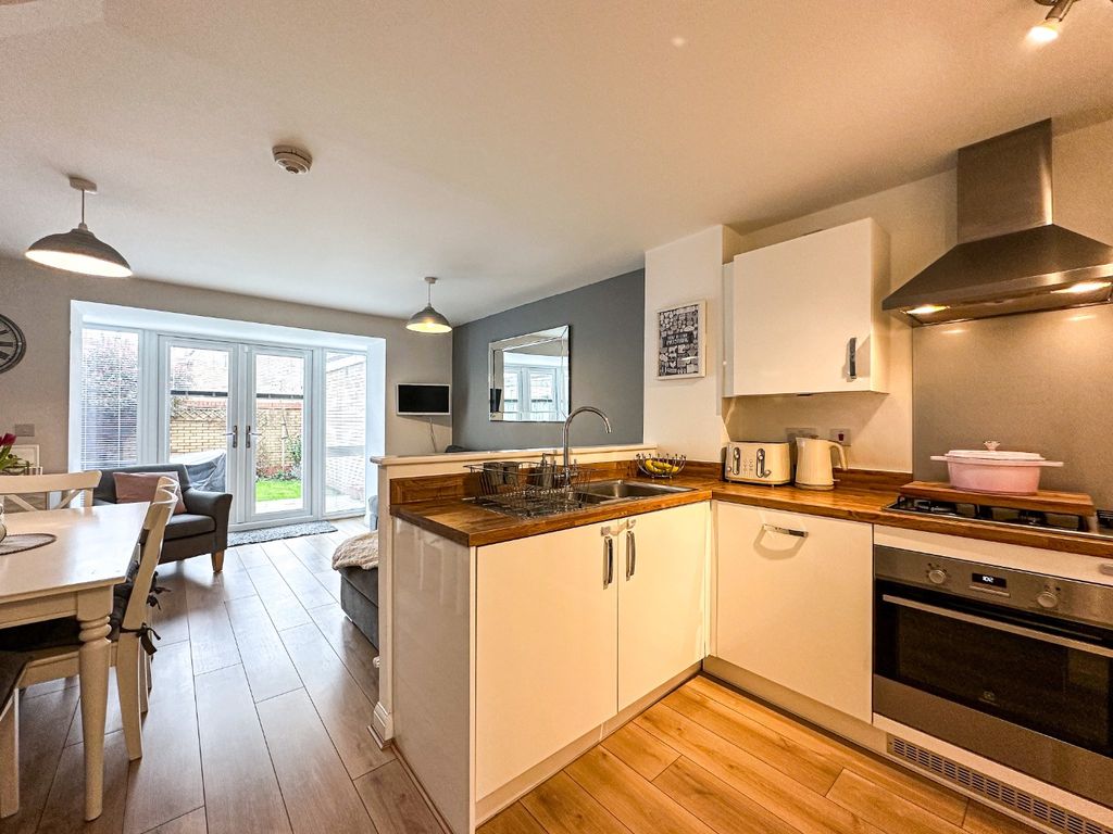 Property photo 3 of 20 4899393