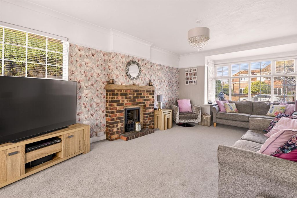 Property photo 2 of 27 Living Room