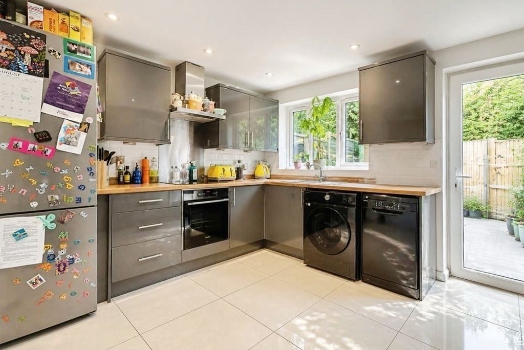 Property photo 2 of 9 Pbox-Img.Jpg