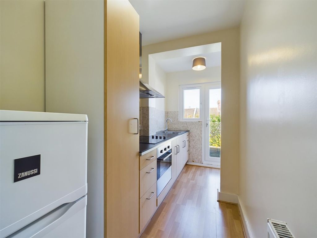 Property photo 3 of 7 Cam02534G0-Pr0281-Still004.Jpg