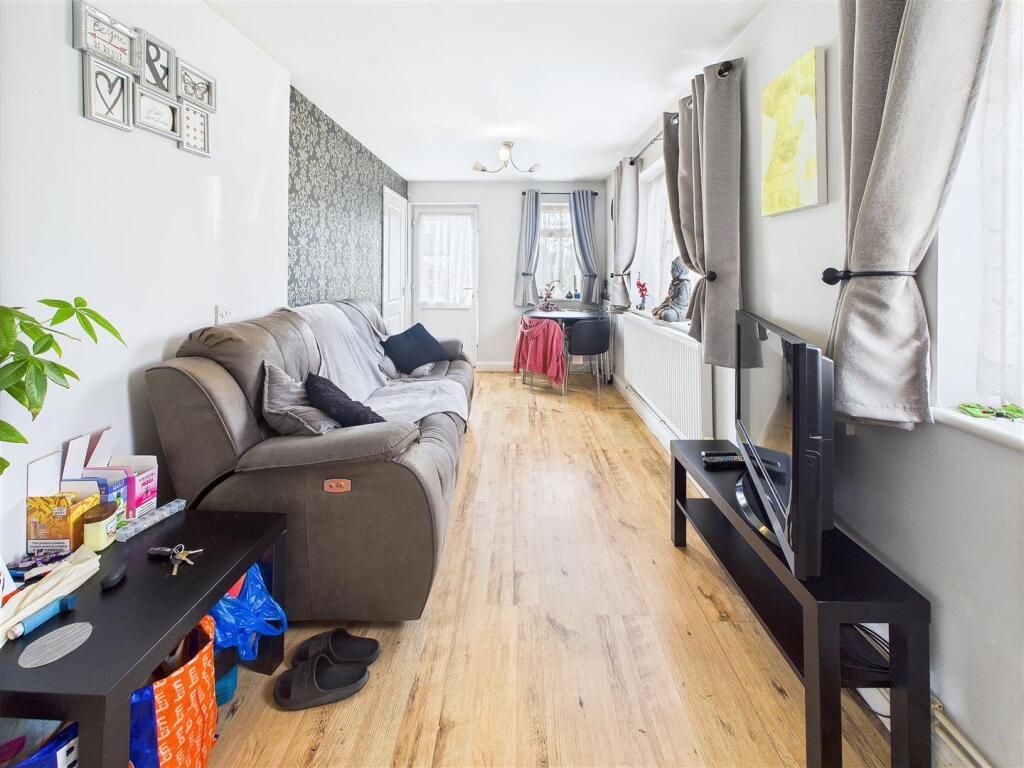 Property photo 2 of 6