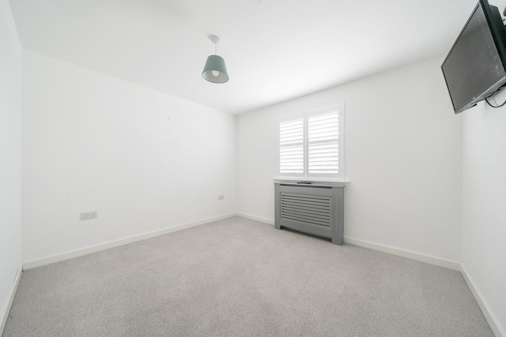 Property photo 2 of 19 Photos