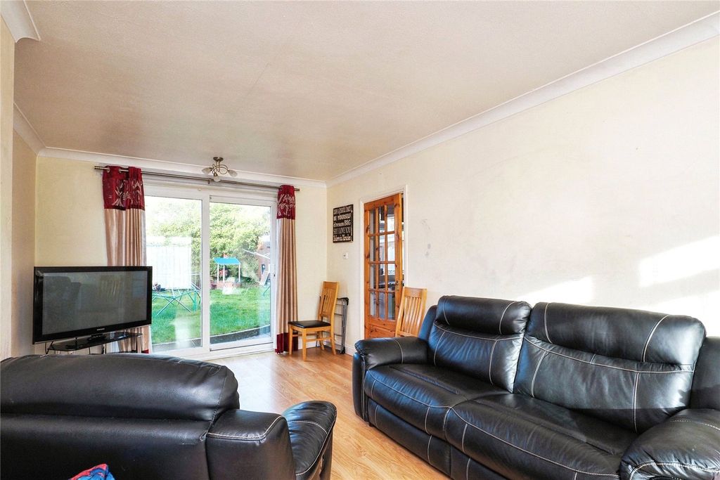 Property photo 2 of 12 Lounge