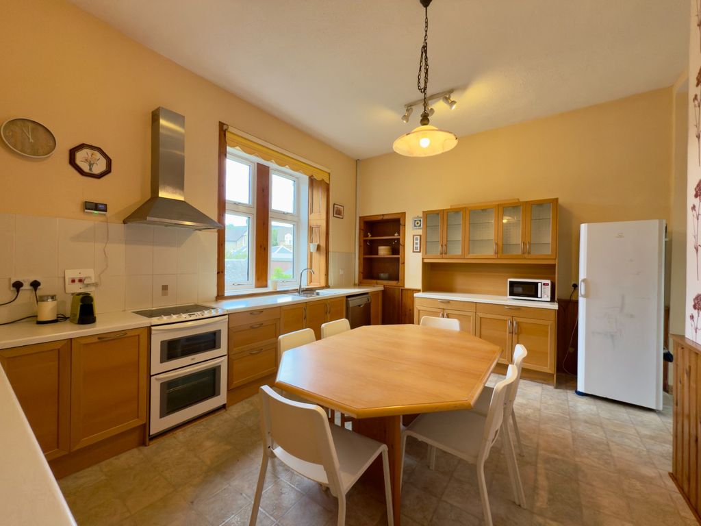 Property photo 2 of 26