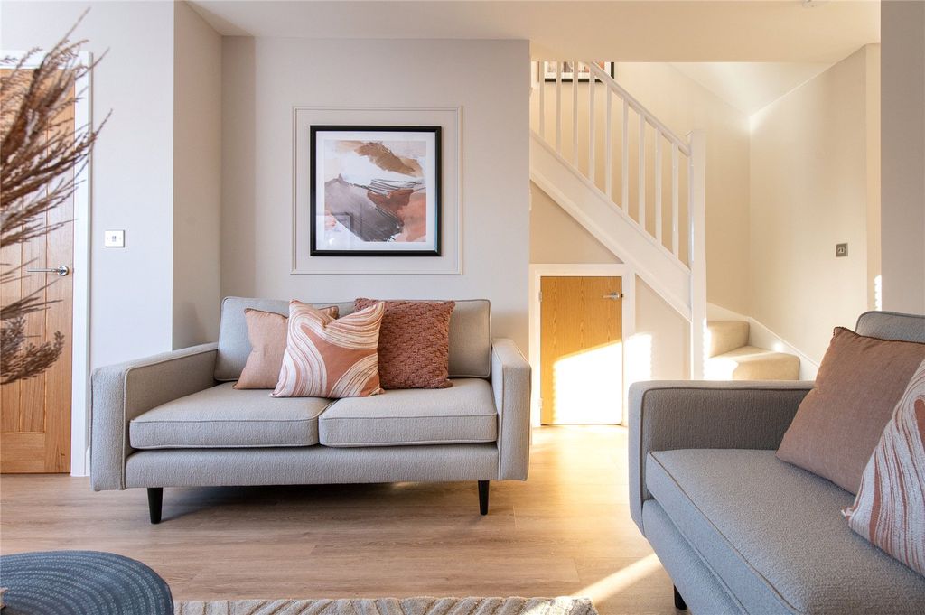 Property photo 3 of 11 Example Hazel