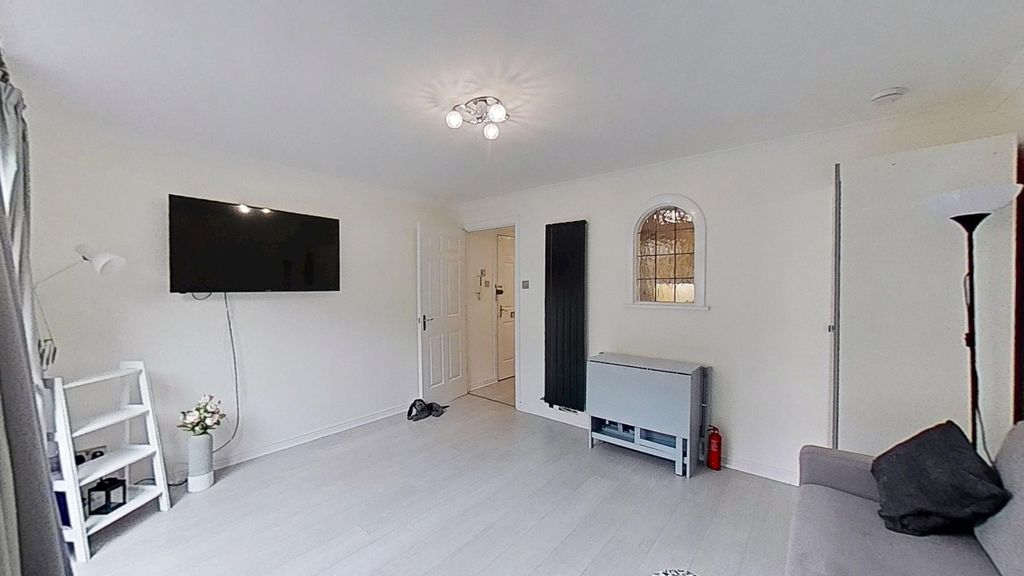 Property photo 2 of 17 Picture No. 03