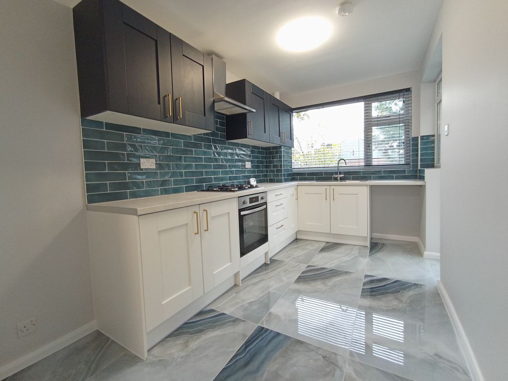 Property photo 1 of 28