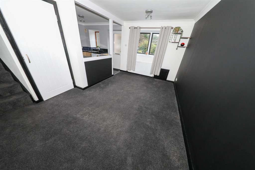Property photo 2 of 15 B