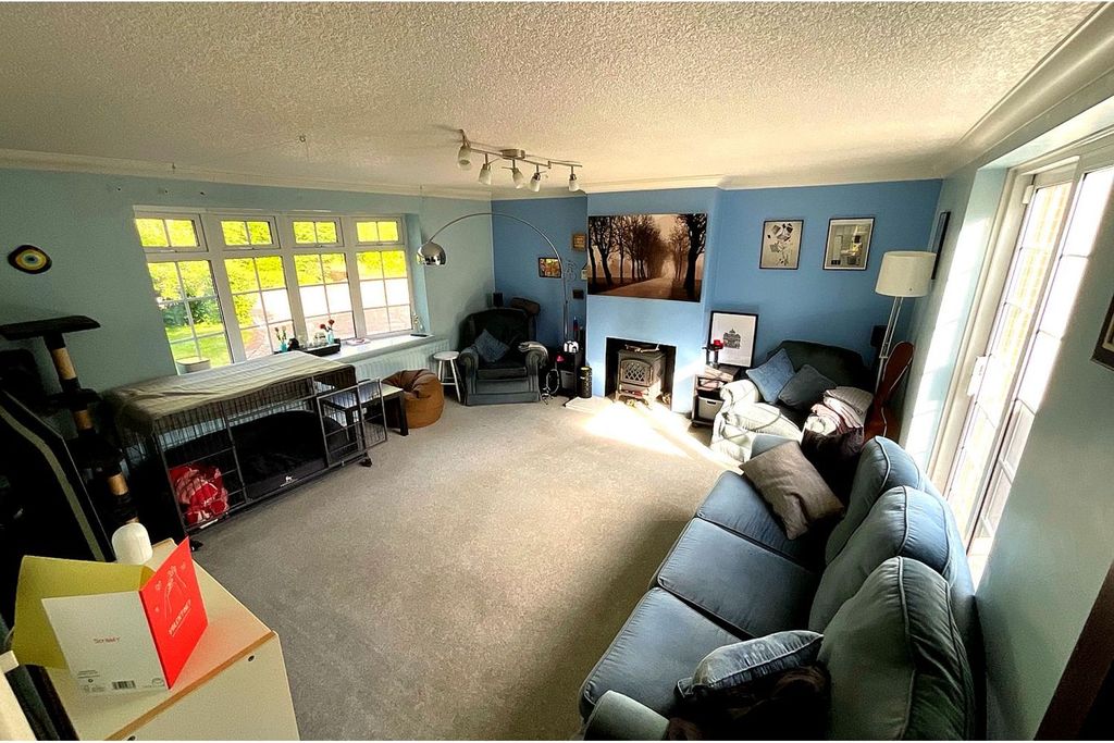 Property photo 2 of 9