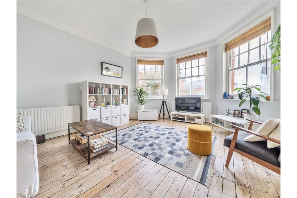 Property photo 2 of 17