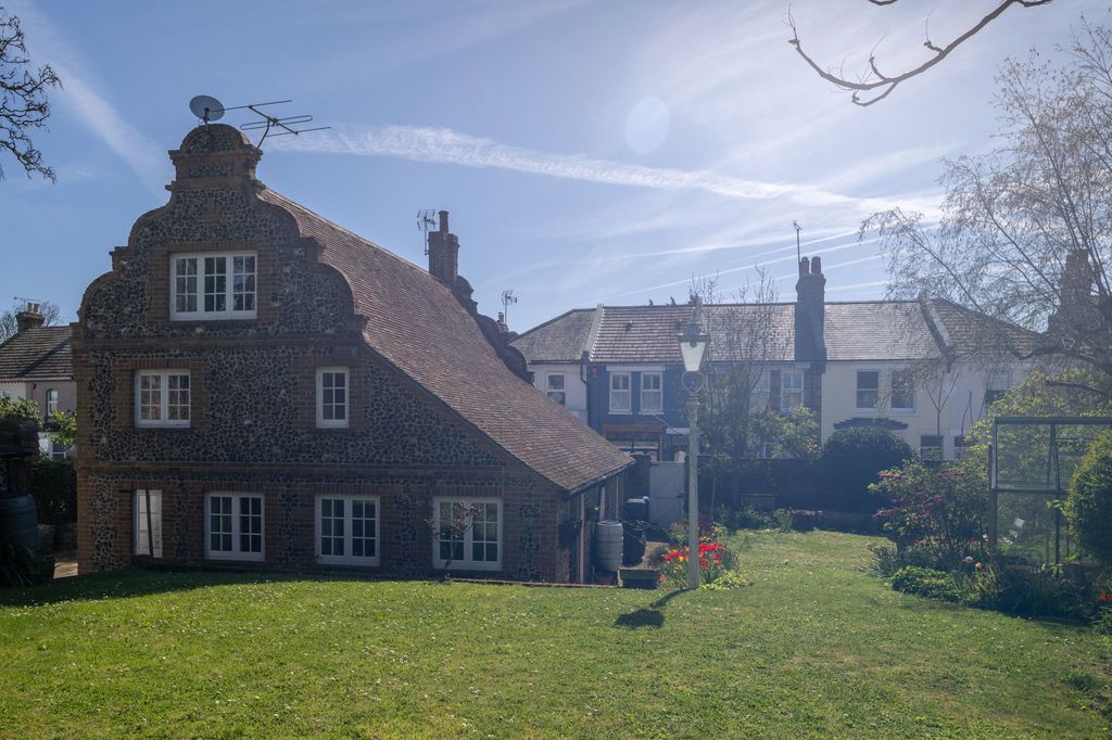 Property photo 3 of 71