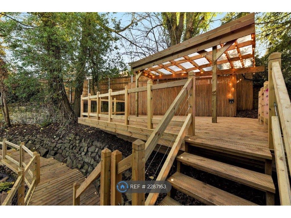 Property photo 2 of 35