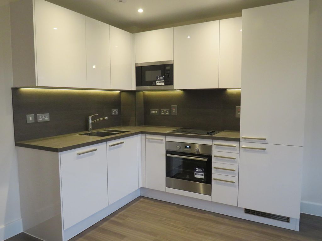 Property photo 2 of 6 Kitchen